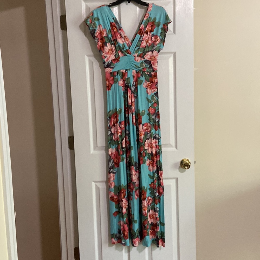 Gorgeous print maxi dress with matching sweater!!!